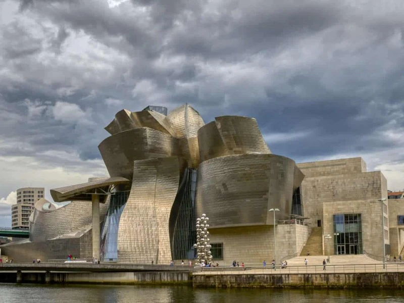 Bilbao: Modernidad y tradición en armonía