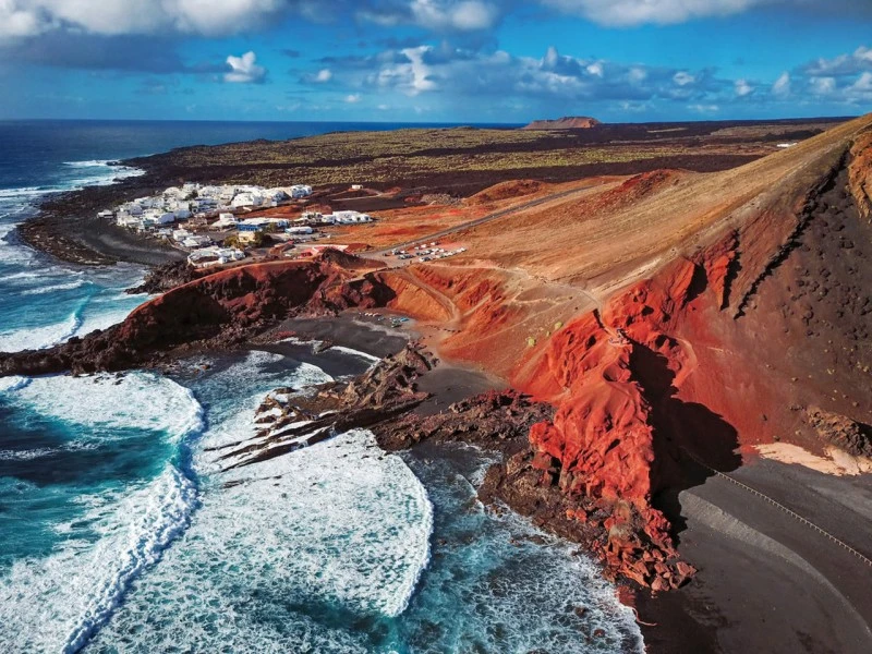 Lanzarote: Arte y naturaleza en paisaje volcánico
