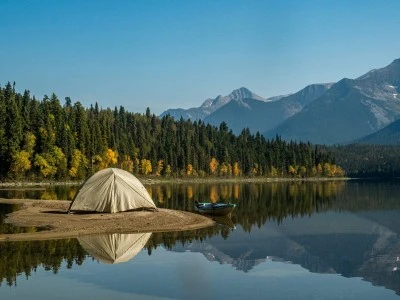 Camping en lugares emblemáticos: Historia y naturaleza