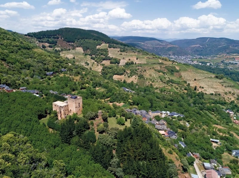 Castillo de Corullón