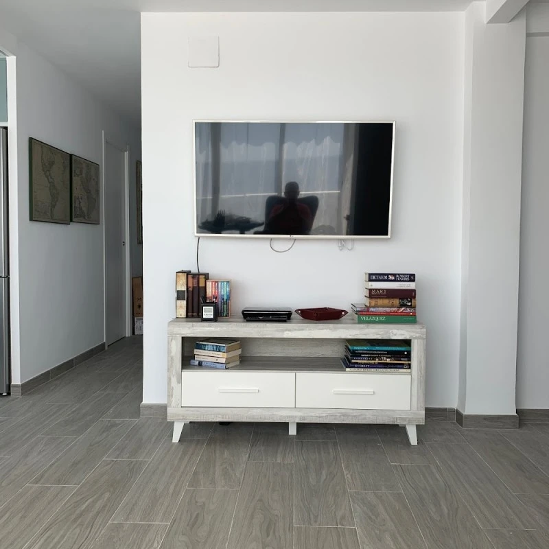 Apartamento Giner, soleado, en pleno centro, justo enfrente de la playa de Levante, a unos pasos