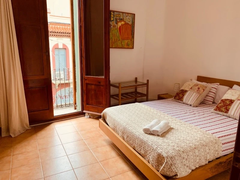 Apartamento en Figueres a 5’ del Museo Dalí , con 2 terrazas enormes