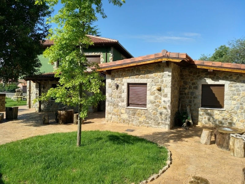 Apartamentos Las Cavernas del Bisonte (Santillana del Mar)