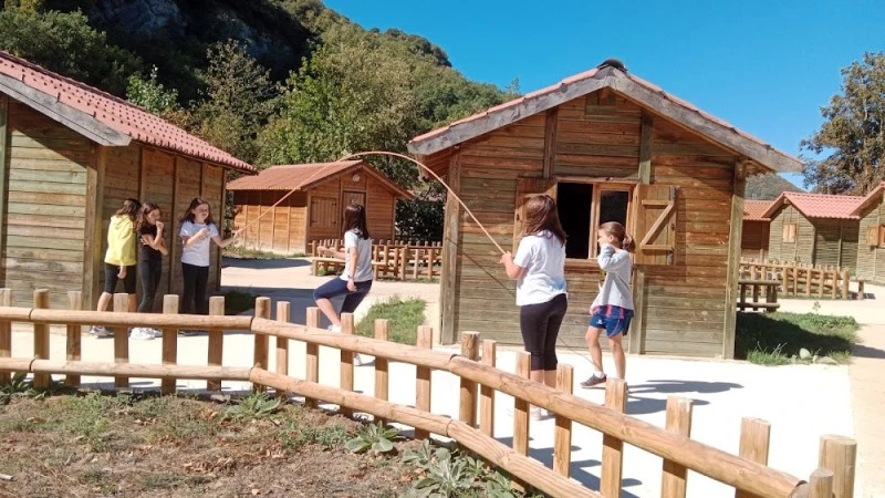 Molino de Butrera: Campamentos de Verano/Viajes escolares/Turismo Rural/Albergue