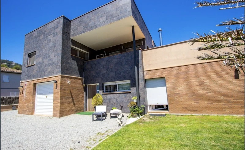 Catalunya Casas: Villa Modern and Spacious