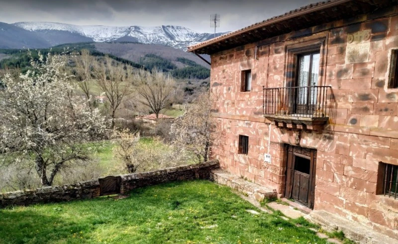Alquiler Casa Completa SIERRA DE LA DEMANDA La Casa de Chusa. V u T . 09/97