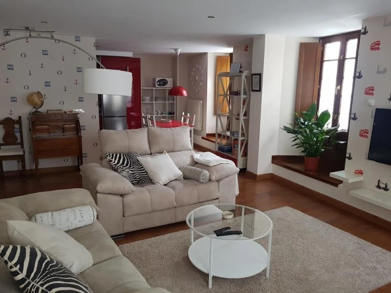 APARTAMENTO CINE COLON