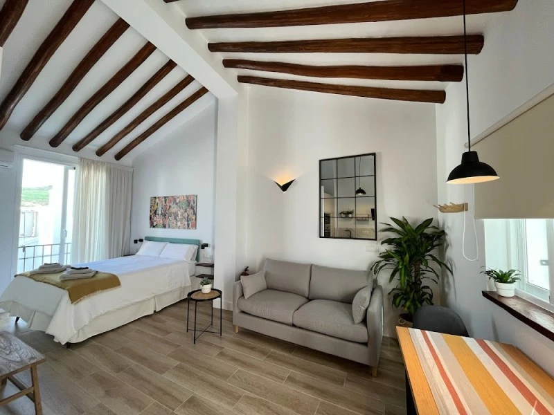 ATROE APARTMENT