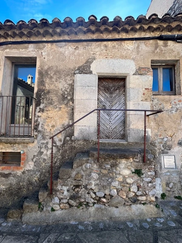 Casa a la plaça Major, 3 (Vilaür)