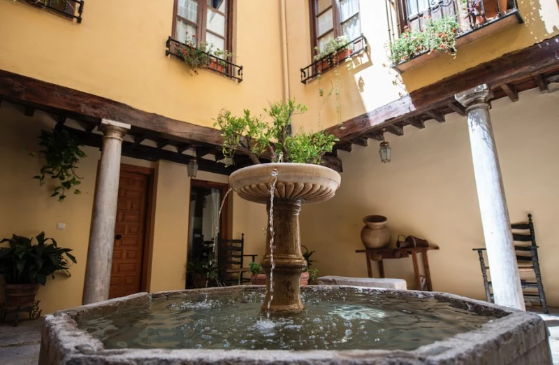 Alh'Patio - Coworking & apartamentos