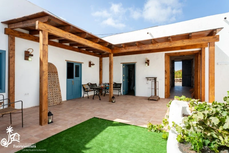 CASA EMBLEMÁTICA/RURAL CASA DEL CUARTEL