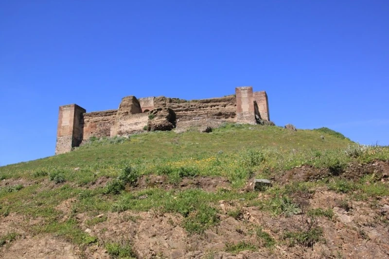 Castillo de Montemolín
