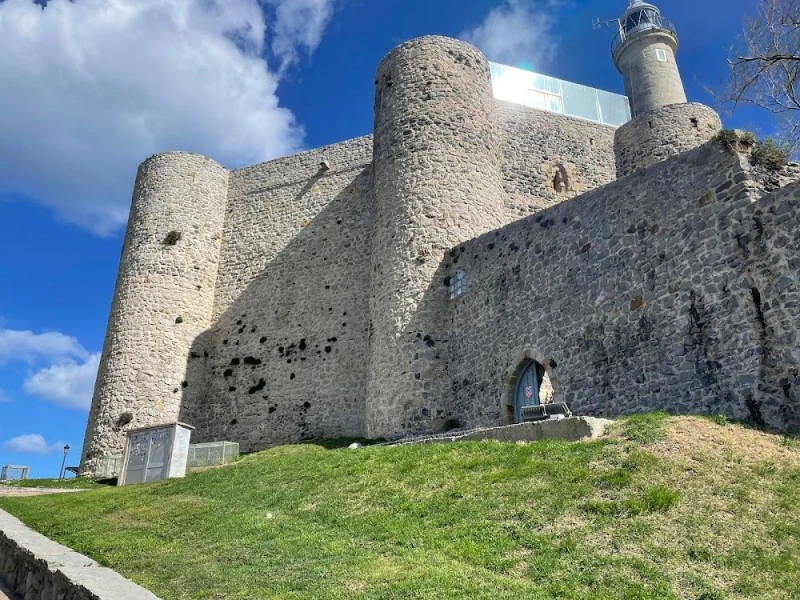 Castillo-Faro de Santa Ana