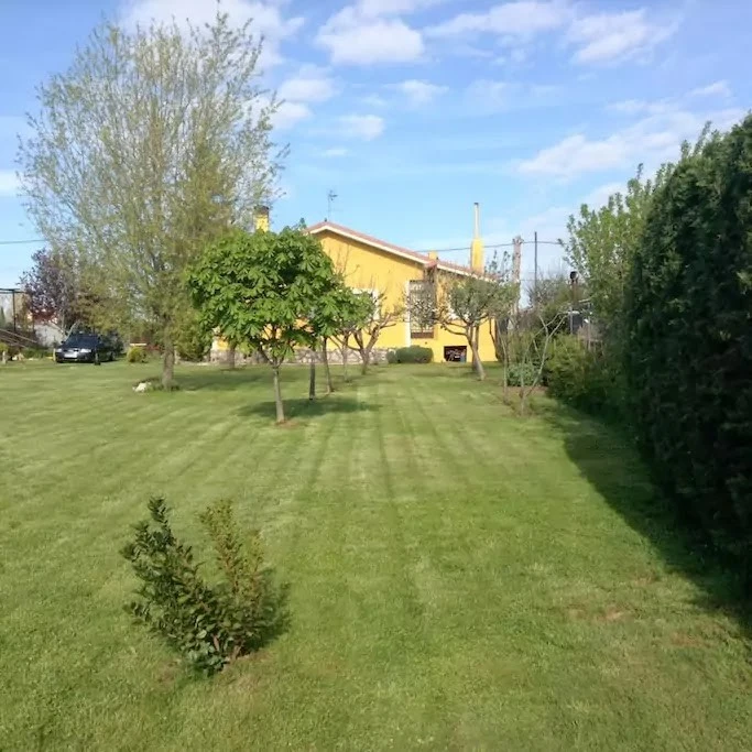 Chalet Riaza con jardin