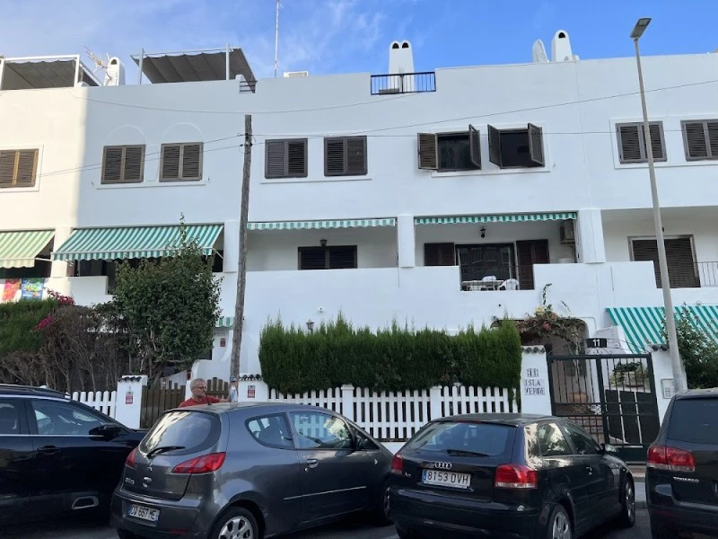 COMPLEJO RESIDENCIAL ISLA VERDE