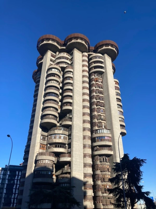 Edificio Torres Blancas