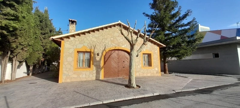 LA PUEBLA ALBERGUE Y ACTIVIDADES