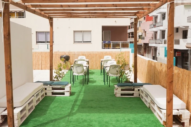 Single Fin Hostel