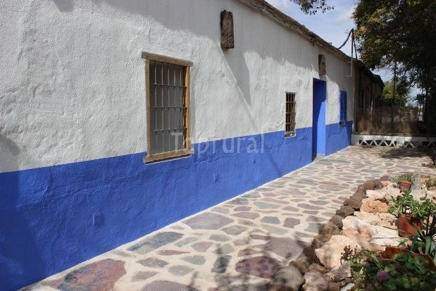 Tierra y Agua