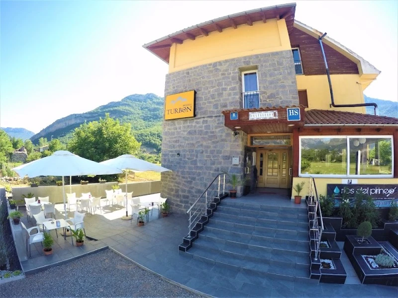 TURBON Hostal