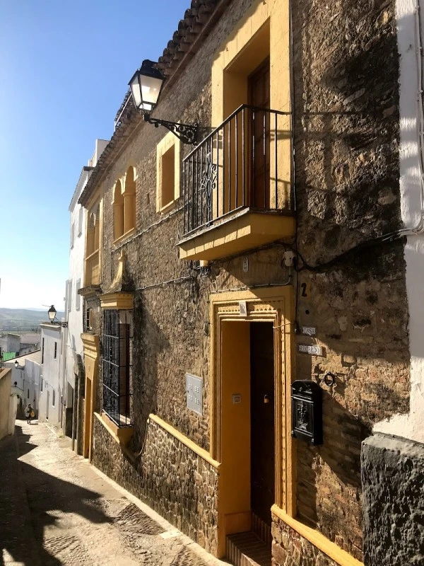 Yellow house Casa Ricald