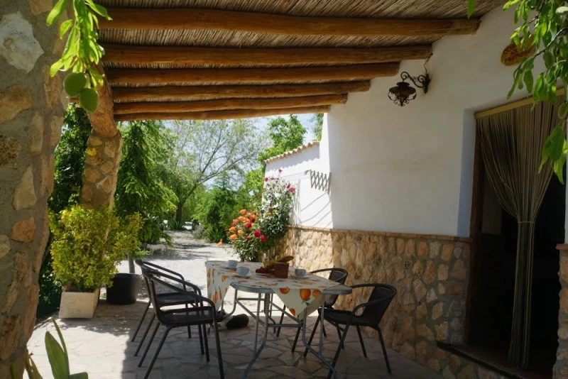 Alojamientos Rurales Cortijo Helao. Cabañas y Cortijos. Piscina, Parque infantil, Ven con tu mascota