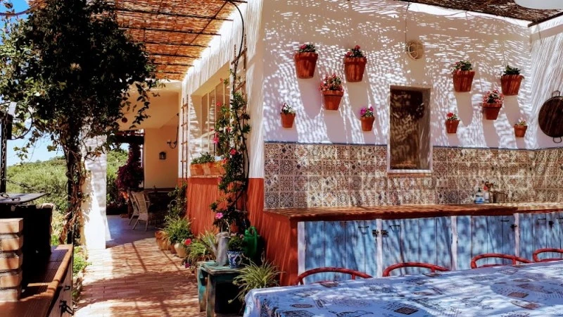 Casa rural en Almoharín Finca Flores Amarillas