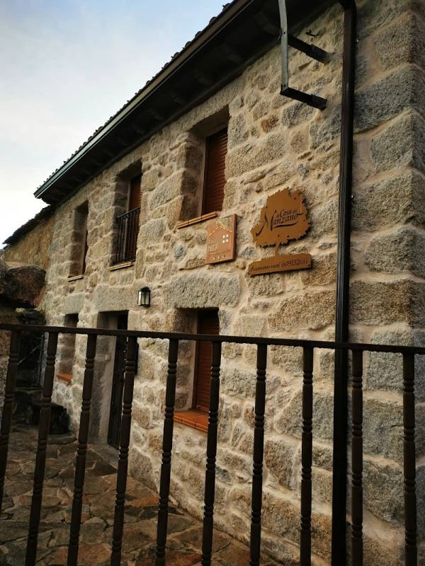 LA CASA DEL MANZANO