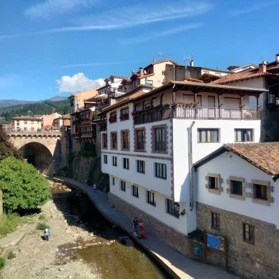 APARTAMENTOS EL NIAL DE POTES