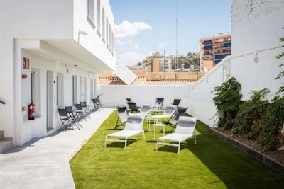 Apartamentos La Pelusa. Parking, 5 minutes walk to the beach