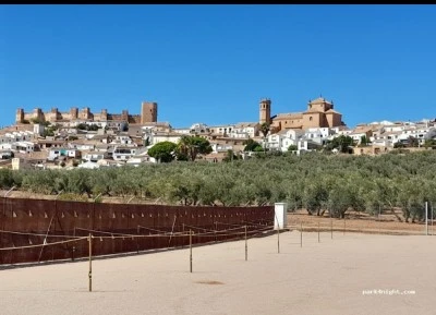 Área de autocaravanas y camper baños de la encina