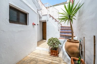 Alcaucin town house with splash pool