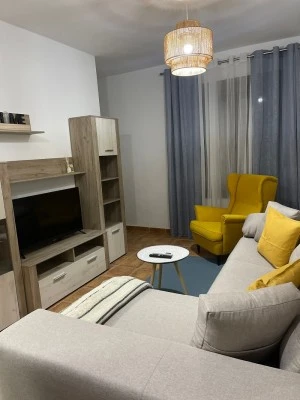 APARTAMENTO CON PARKING RONDA LAS TIENDAS