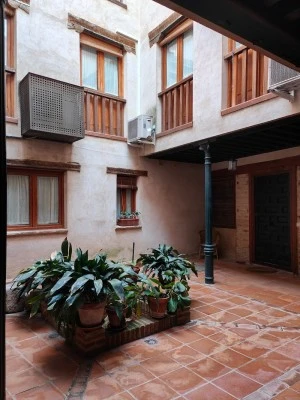 Apartamentos Turísticos Señorío de Orgaz con patio Toledano