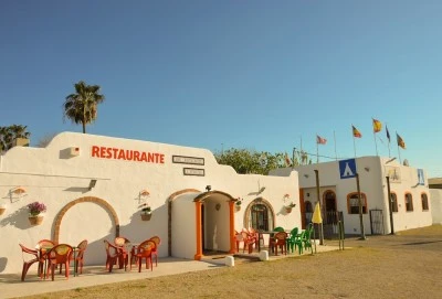 Camping L'Aventura: Bungalows y parcelas, en Daimús, Valencia