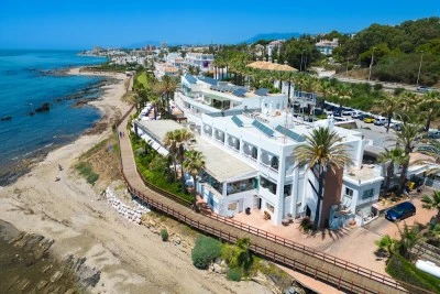 El Oceano Beach Hotel & Restaurant
