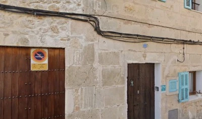 Es Covent Holiday Home