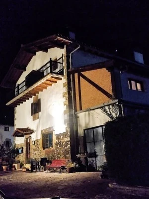 Hostal DONAMARIAKO BENTA