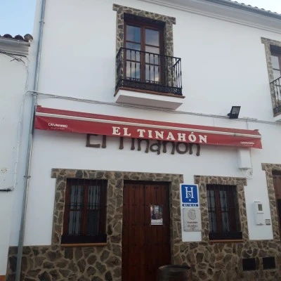 Hostal Restaurante El Tinahón