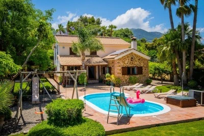 Cubo's Holiday Homes