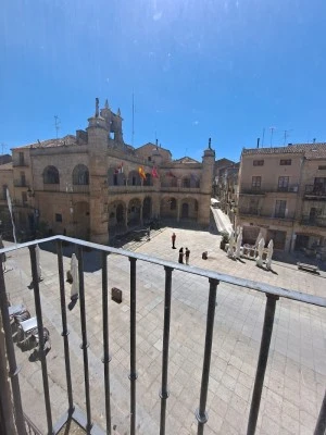 V.u.T. El Balcón de la Plaza