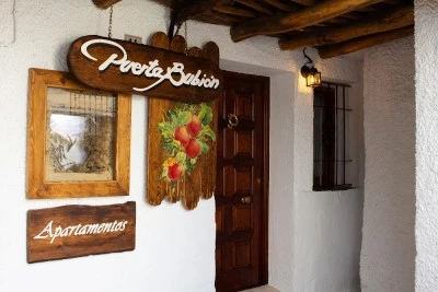Puerta Bubión Apartamentos